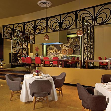 Breathless Punta Cana Resort & Spa (Adults Only) Eksteriør billede The restaurant at the hotel