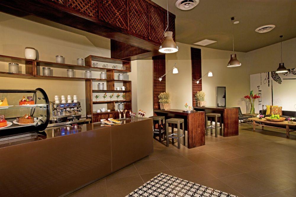 Breathless Punta Cana Resort & Spa (Adults Only) Eksteriør billede The interior of the coffee shop