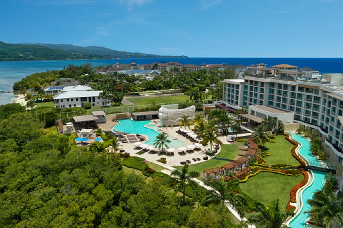 Breathless Punta Cana Resort & Spa (Adults Only) Eksteriør billede Aerial view of Sandals South Coast