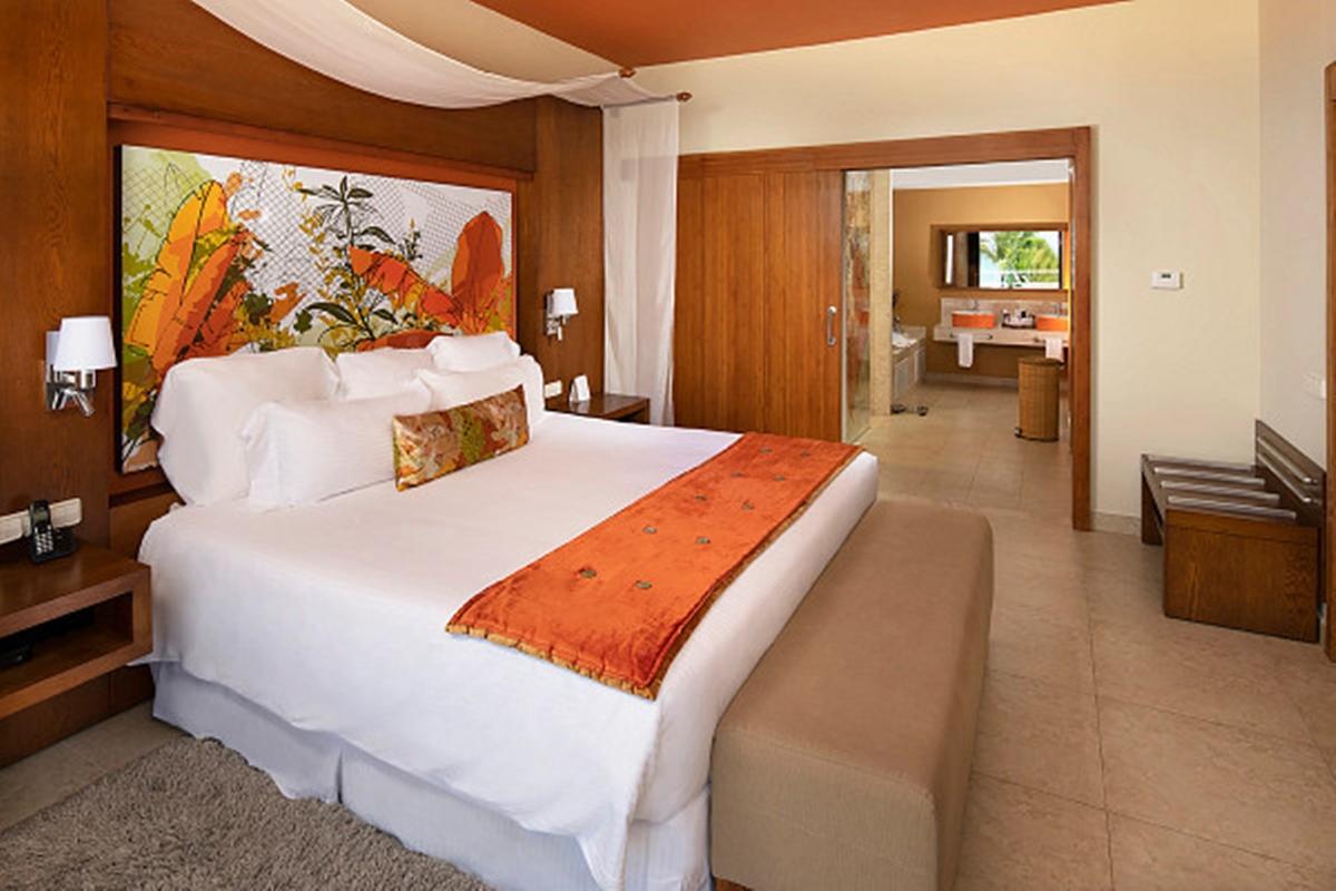 Breathless Punta Cana Resort & Spa (Adults Only) Eksteriør billede A bedroom at the Hard Rock Hotel