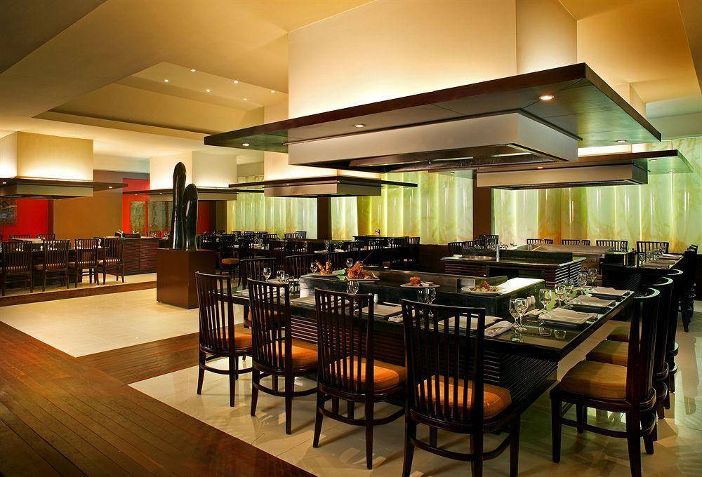Breathless Punta Cana Resort & Spa (Adults Only) Eksteriør billede The interior of a restaurant
