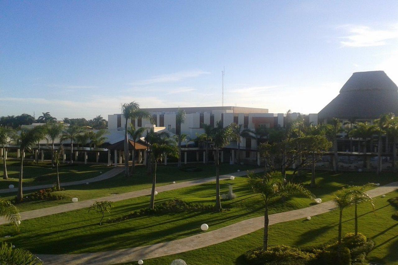 Breathless Punta Cana Resort & Spa (Adults Only) Eksteriør billede The library